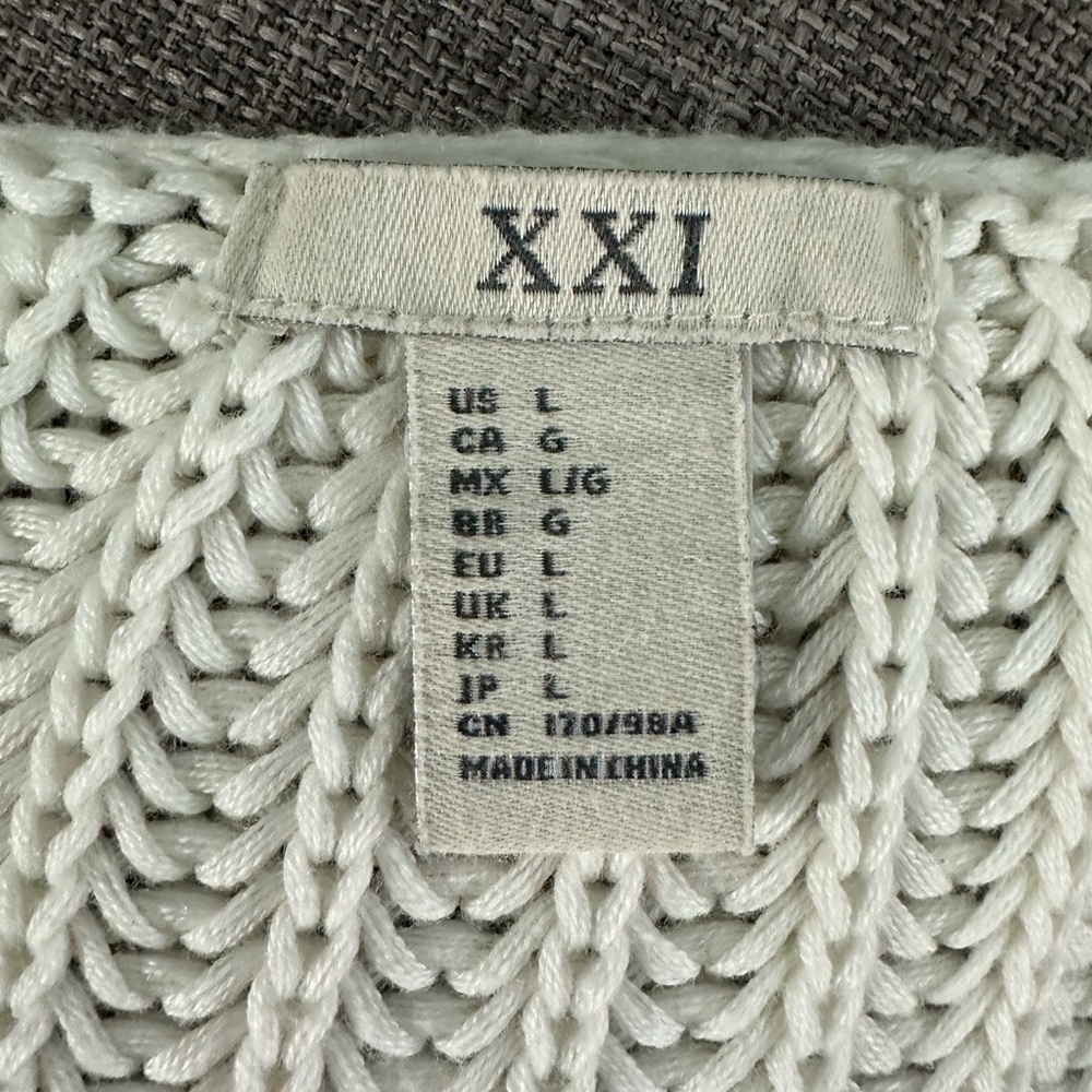 Forever 21 Ivory Knit V-Neck Sweater - Picture 4 of 7